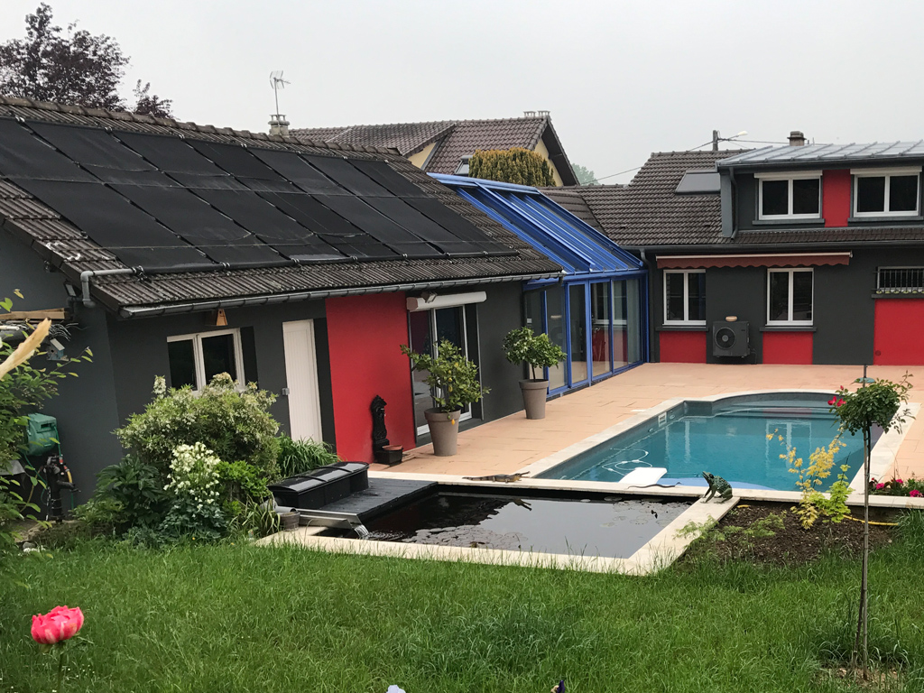 Chauffage solaire pour piscine - Charlet Piscines
