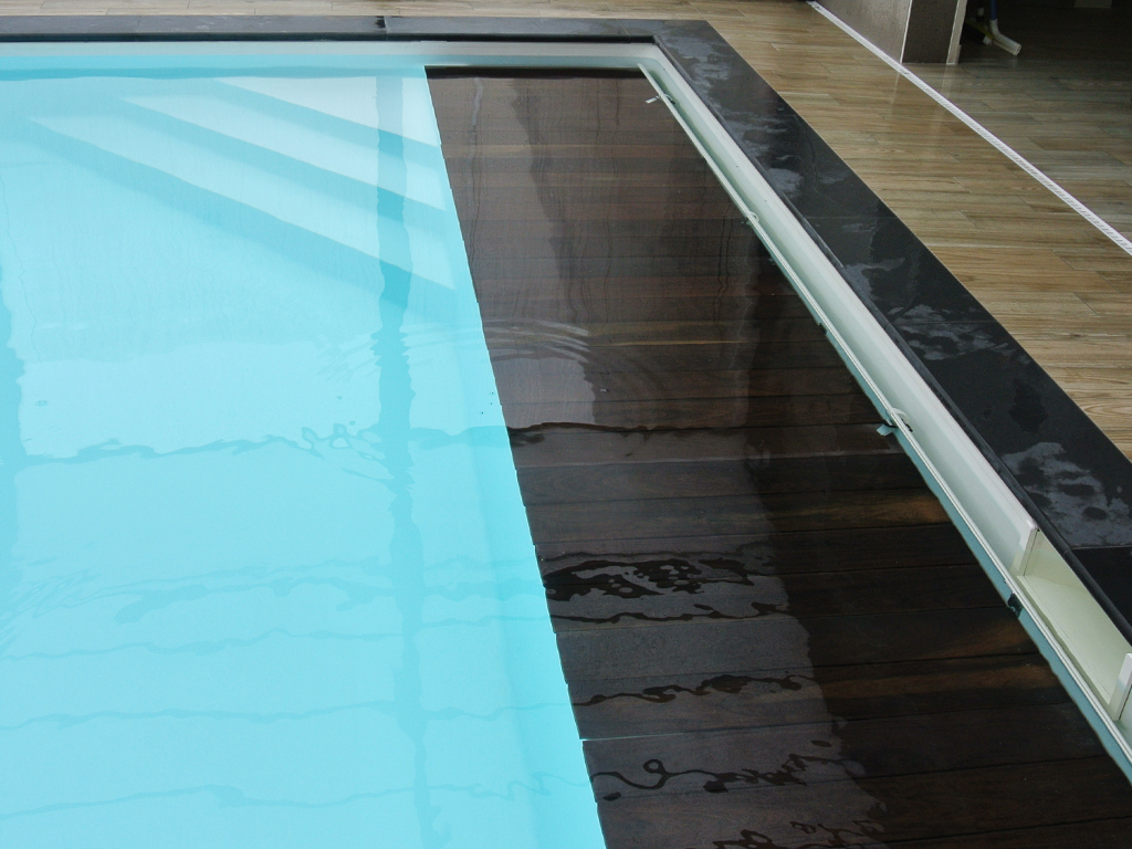 Volet roulant In'Deck pour piscine - Charlet Piscines