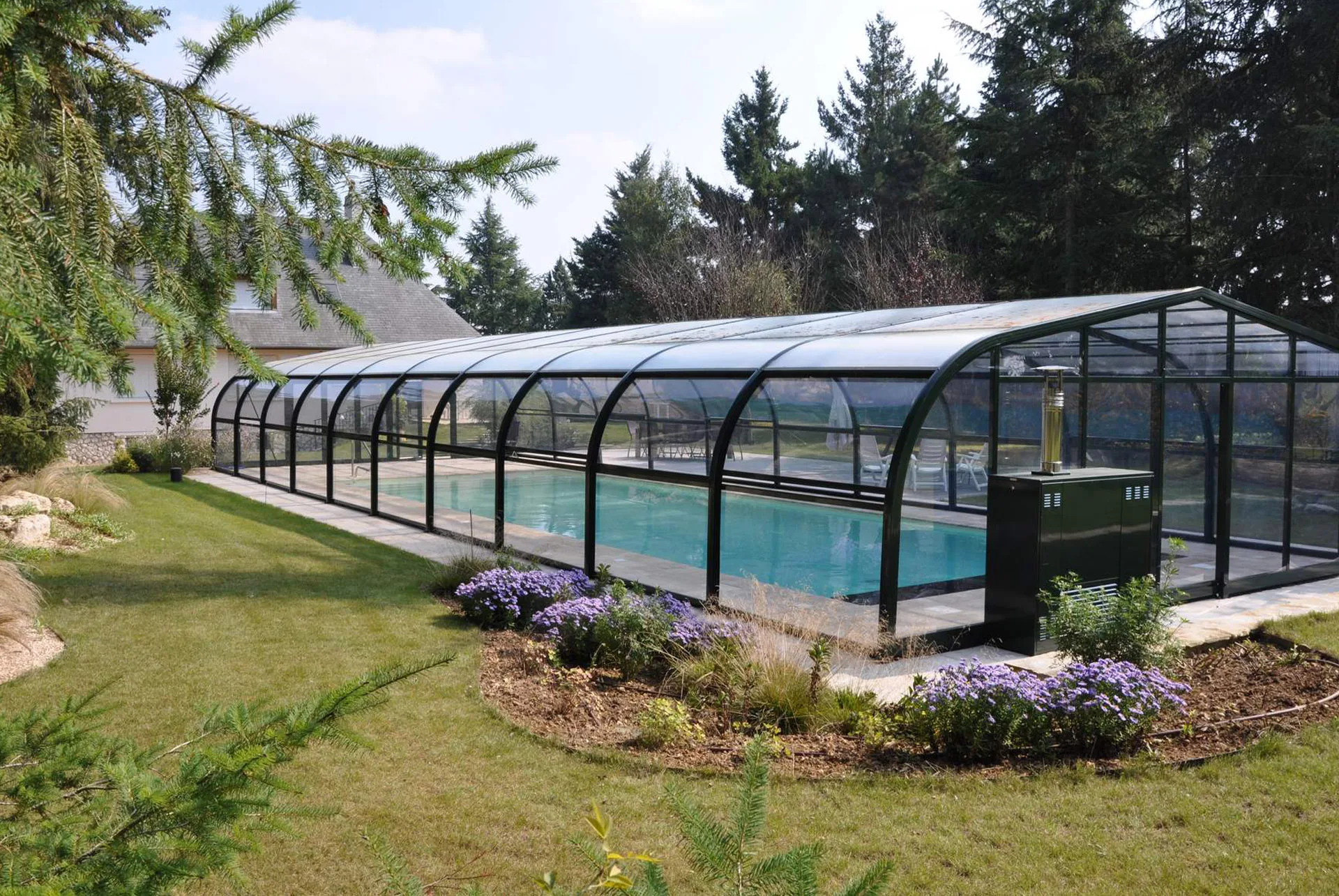 Pose d'abris de piscine en Champagne - Charlet Piscines Pose d'abris de piscine en Champagne - Charlet Piscines