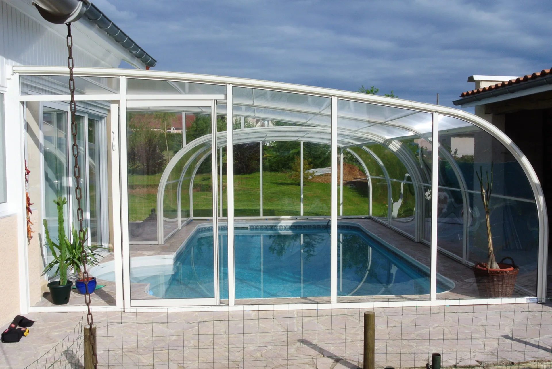 Abri de piscine haut adossé - Charlet Piscines Abri de piscine haut adossé - Charlet Piscines
