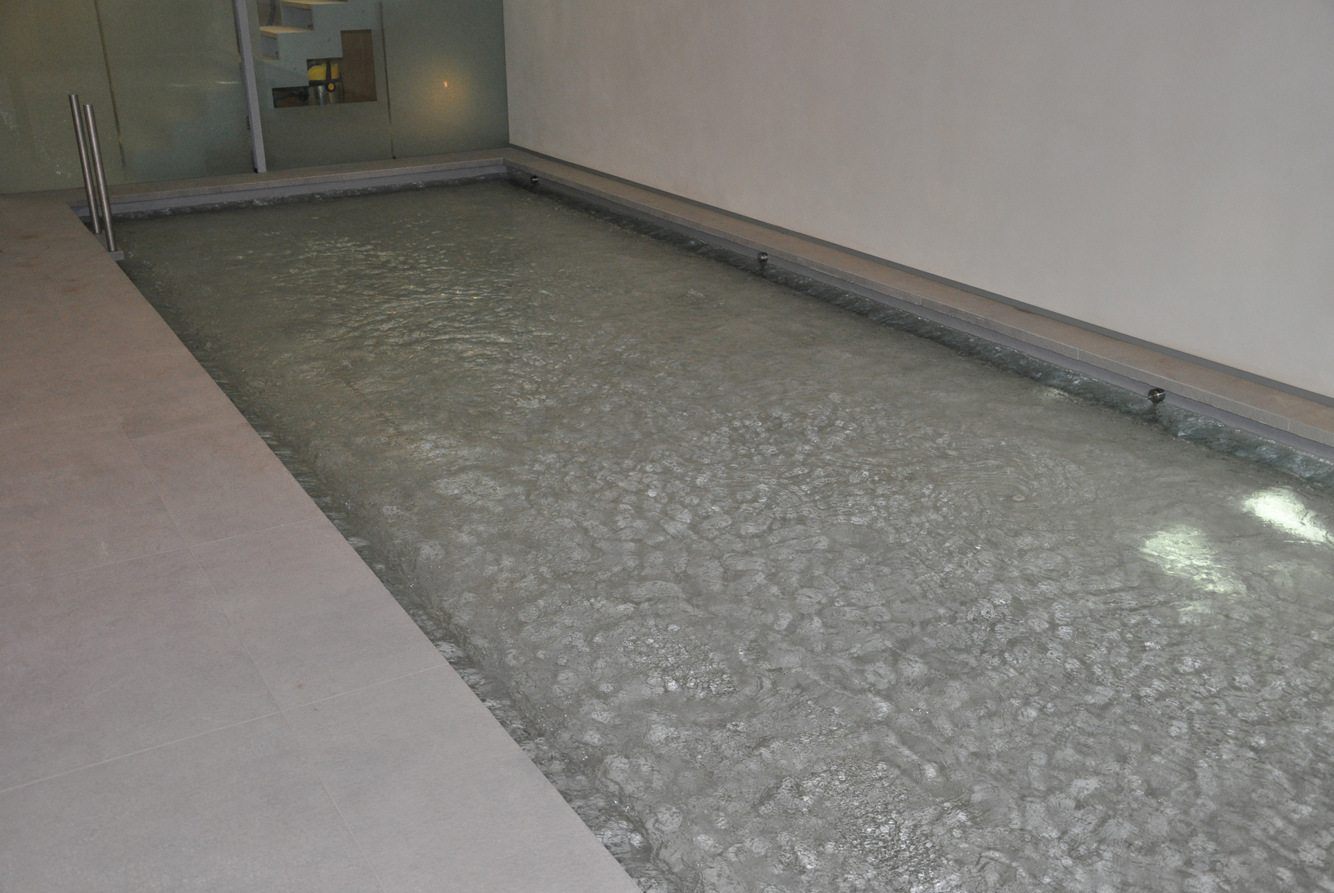Piscine intérieure à fond mobile - Charlet Piscines