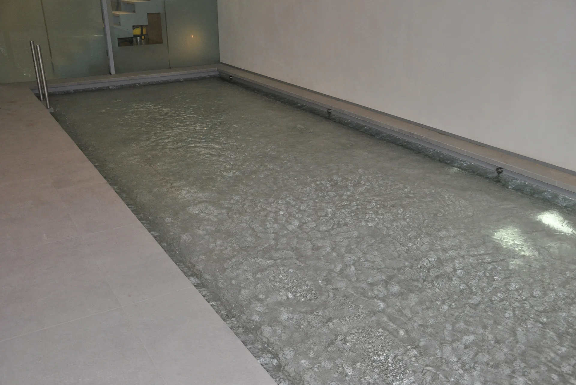 Piscine intérieure à fond mobile - Charlet Piscines
