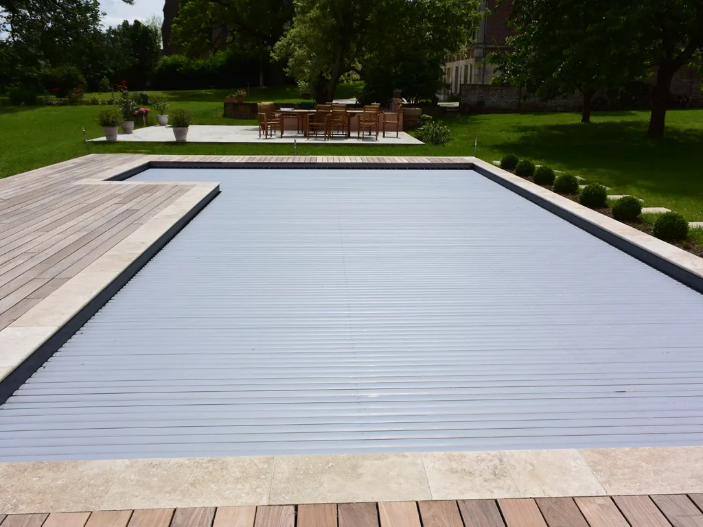 Volet roulant Out'Deck pour piscine - Charlet Piscines