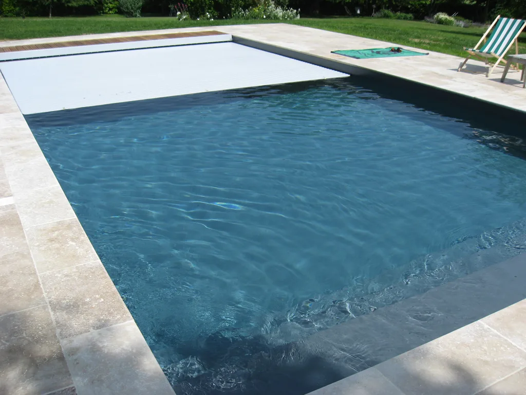 Volet roulant Out'Deck pour piscine - Charlet Piscines