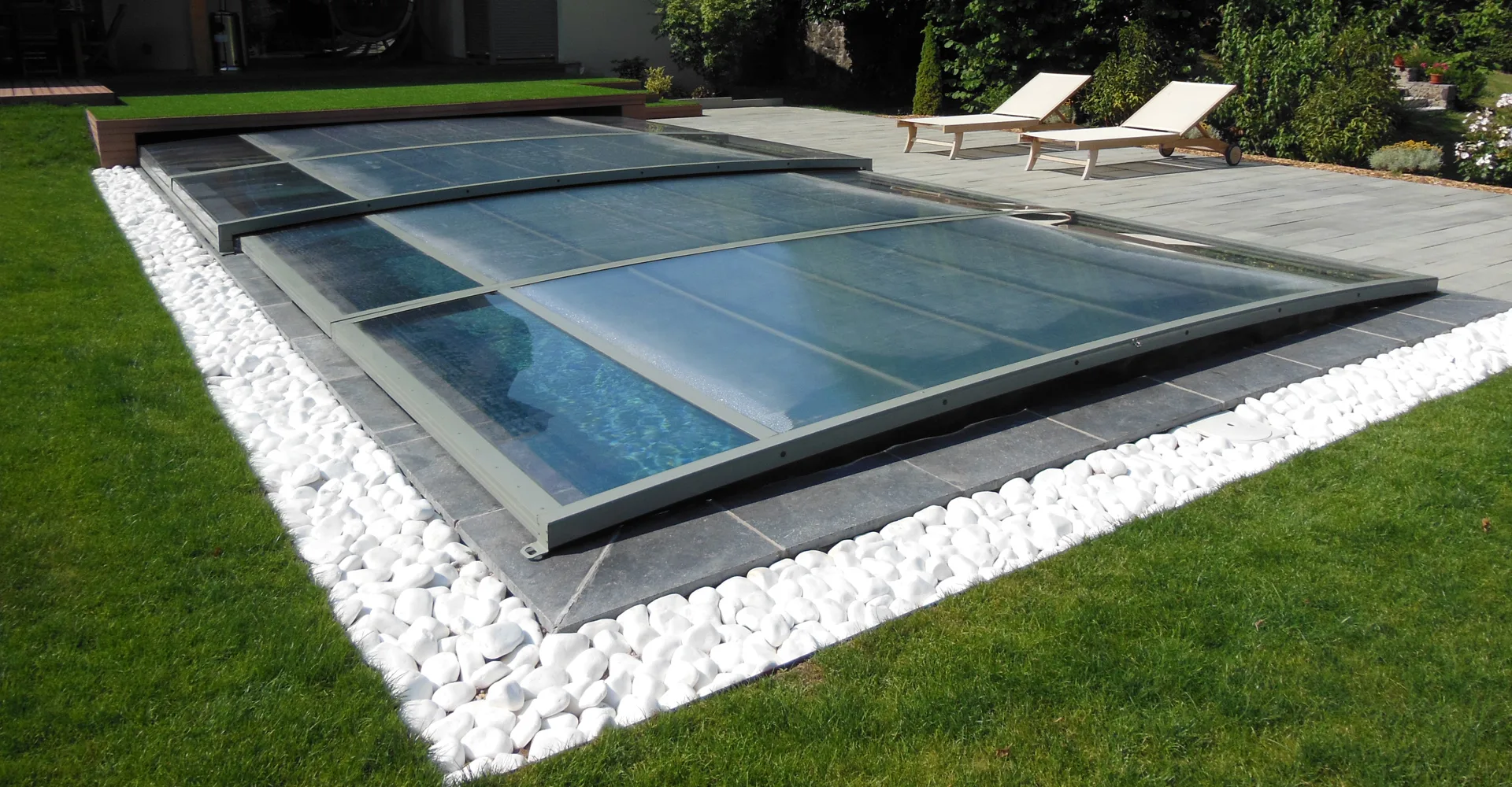 Abri plat Outdoor pour piscine - Charlet Piscines Abri plat Outdoor pour piscine - Charlet Piscines